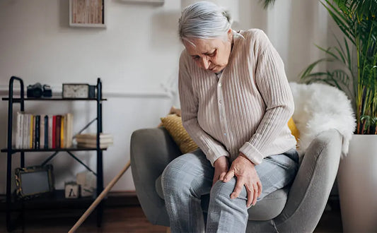mother having knees pain